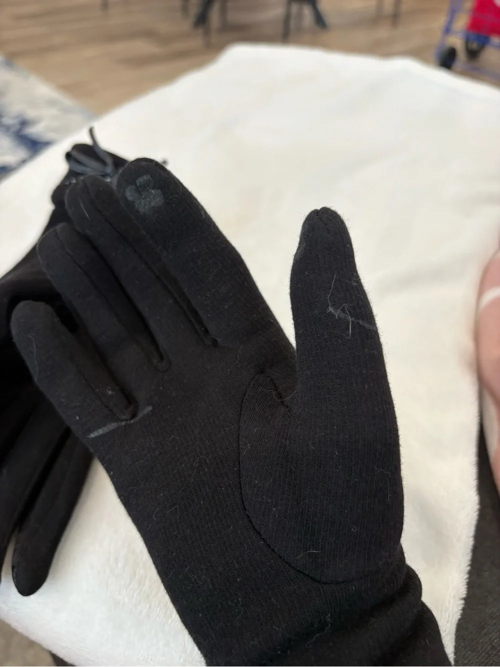 Ladies gloves. 4 pairs - all brand new - 1 with tags.